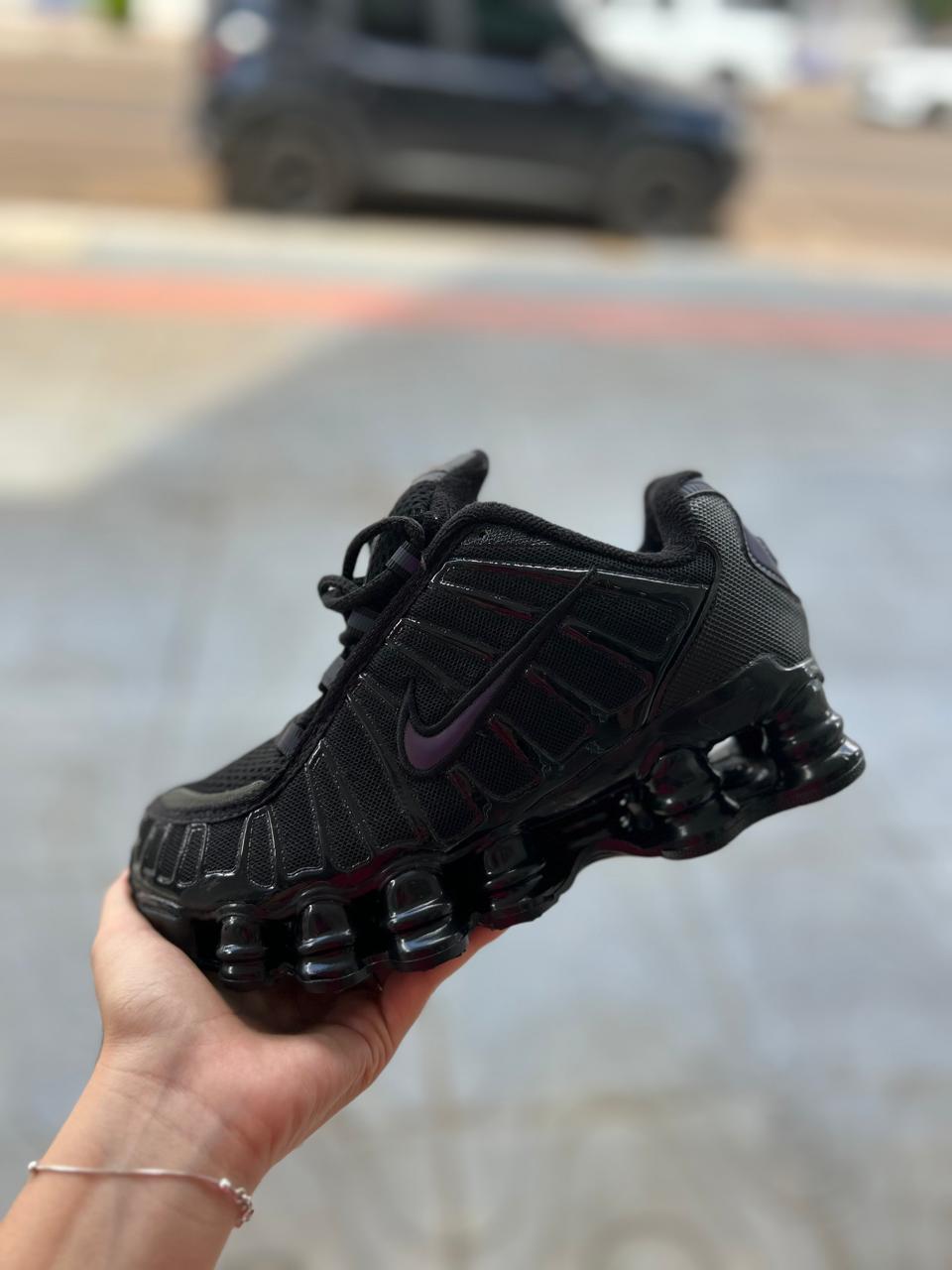 TÊNIS NIKE 12 MOLAS REFLETÍVEL