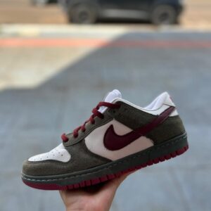 NIKE DUNK VERMELHO E VERDE