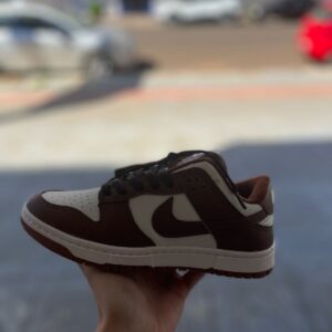 TÊNIS NIKE DUNK BROWN